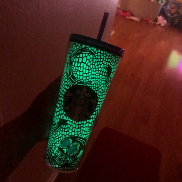 Starbucks Glow In Dark Cup Venti with black logo - Picture 3 of 3